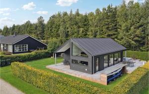 2 Bedroom Cozy Home In Juelsminde