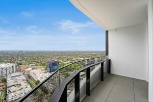 Trio Box Hill - Lux 3BR Penthouse Beauty w parking