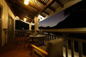 Dokchampa River View Villa - Ban Omlouk