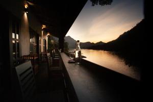 Dokchampa River View Villa