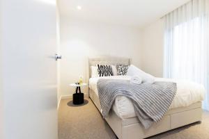 Southbank 2 Bedroom Apartment with Free parking