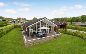 Beautiful Home In Sjølund With Wifi