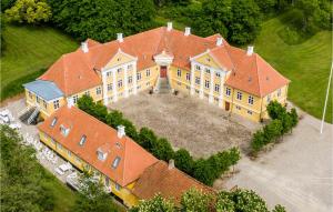 2 Bedroom Stunning Apartment In Humble