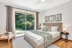 The Glenalvie - Sprawling Serenity in Adelaide Hills - Clarendon