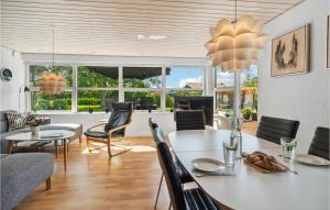 Lovely Home In Karrebæksminde With Wifi