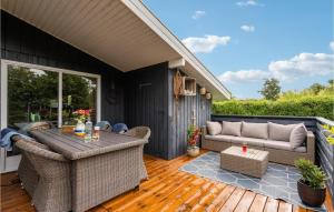 Amazing Home In Hemmet With Wifi