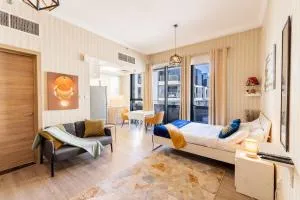 Modern Uptown Suite - Hunaywah