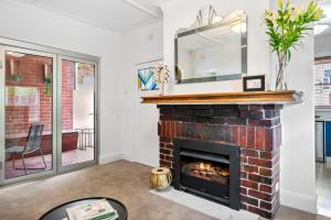 Awesome Albert Park Art Deco Gem 2 Bedroom Bevan 2