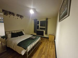 Elegant & Spacious 2-Bedroom Apartment in Wimbledon