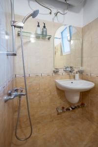 Groovy Olive Apartment