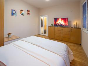 Groovy Olive Apartment