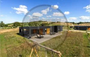 4 Bedroom Beautiful Home In Løgstrup - Viborg