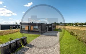4 Bedroom Beautiful Home In Løgstrup