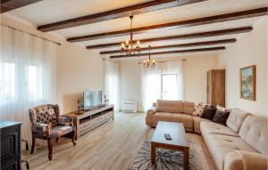 Amazing Home In Herceg Novi With Wifi