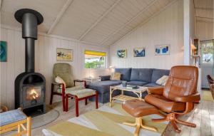 Awesome Home In Allingåbro With Kitchen