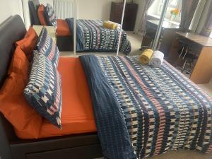 Basic city kings st view 2 bed