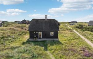 2 Bedroom Stunning Home In Blåvand