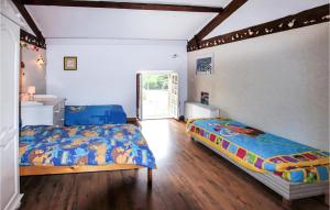 Maisons de vacances Beautiful Home In Loriol-Sur-Drome : photos des chambres