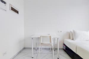 New Furnished Studio Room Sky House Alam Sutera Apartment By Travelio