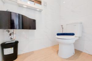 New Furnished Studio Room Sky House Alam Sutera Apartment By Travelio