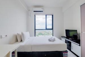 New Furnished Studio Room Sky House Alam Sutera Apartment By Travelio