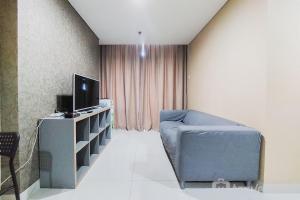 Stunning and Spacious 2BR Brooklyn Alam Sutera Apartment By Travelio