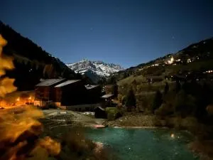 The River Pearl - Collombey