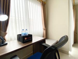 Cozy Stay Studio Apartment at Gateway Park LRT City Jatibening By Travelio