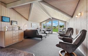 Beautiful Home In Tarm With Kitchen