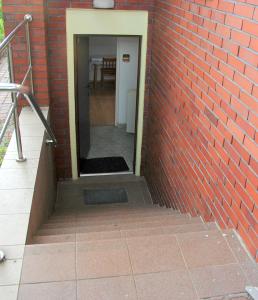 Quiet separate accommodation in Warsaw on outskirts near forest