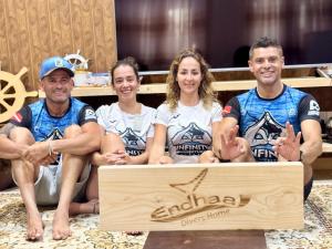 Endhaa, Divers Home