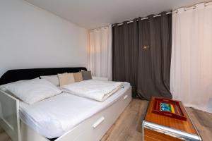 Le rivage bord de mer parking wifi