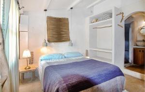 Maisons de vacances Awesome Home In Saint-Montant : photos des chambres