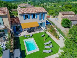 Villas Villa Gabriel, un meuble de tourisme 3 etoiles au coeur de Goult : Villa