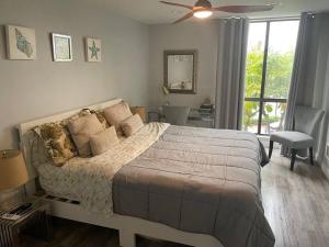 NEW NEW Gorgeous Condo on the beach