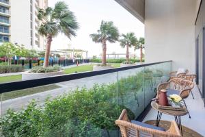 Frank Porter - Aykon City Tower C