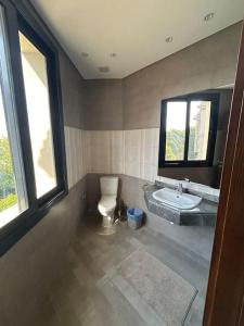 ZEN stays Elegant 2BR Lakeview