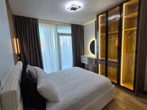 Lake View Apartment Tirana