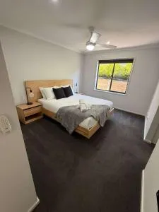 5BR Mount Clear Manor - Sleep Up To 10 Guests - Enfield