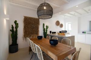 ONEIRO VILLA. ANTIPAROS AS DREAMY AS IT GETS