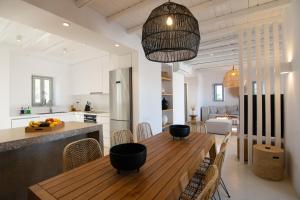 ONEIRO VILLA. ANTIPAROS AS DREAMY AS IT GETS