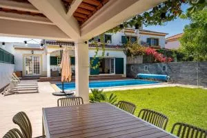 Charming 4 Bedroom House & Pool - Camarate