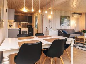 6 person holiday home in Otterup