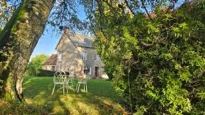 The Lions Den - La Loge Guest House - Saint-Aubin-Fosse-Louvain