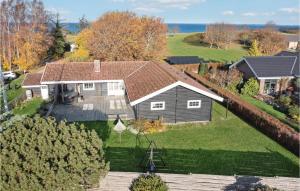 Beautiful Home In Samsø With Wifi
