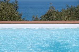 Thalia Cottage & Estate