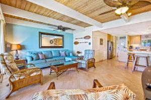 KBM Resorts FREE CAR Lokelani Oceanfront 2-Bedroom Condo Recently Remodeled includes Beach Gear LOK-B203