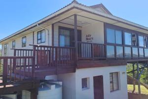 Jolly Moois Beach Break