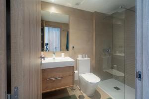 Vista del Mar, sunny penthouse