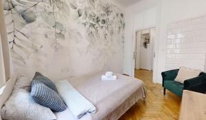 Flowers Flat in the Tenement